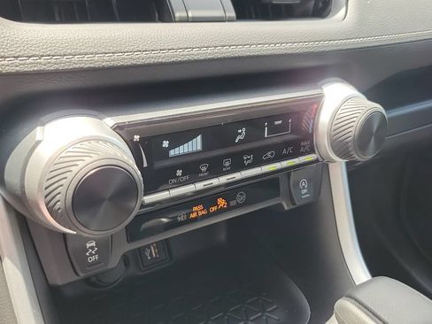 Certified 2025 Toyota RAV4 LE FWD image 18