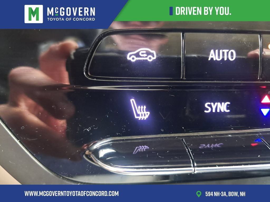 Used 2021 Buick Envision Preferred AWD/4WD image 19