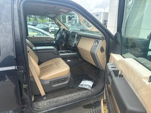 Used 2015 Ford F250 Lariat w/ Lariat Interior Package AWD/4WD image 6