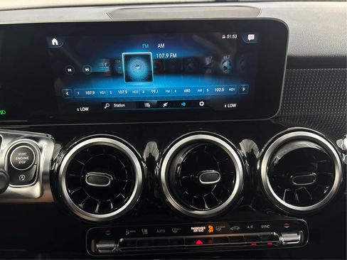 Used 2020 Mercedes-Benz GLB 250 4MATIC image 19