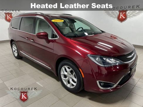 Used 2018 Chrysler Pacifica Touring-L Plus w/ Advanced Safetytec Group FWD image 1