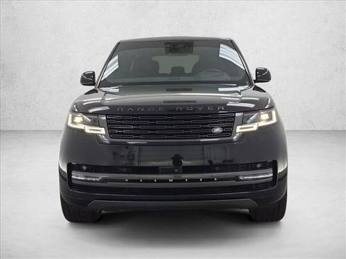 Used 2025 Land Rover Range Rover SE AWD/4WD image 2