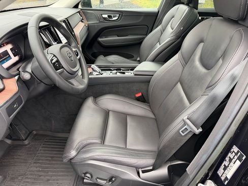 Certified 2023 Volvo XC60 B5 Ultimate w/ Climate Package AWD/4WD image 3
