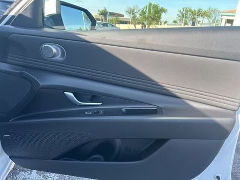 New 2026 Hyundai Elantra Limited image 32