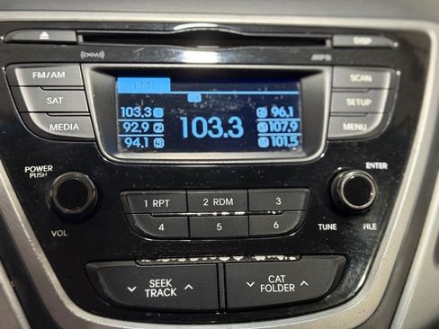 Used 2016 Hyundai Elantra SE FWD image 11