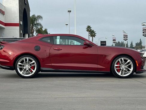 Used 2022 Chevrolet Camaro SS w/ Design Package 3 image 7