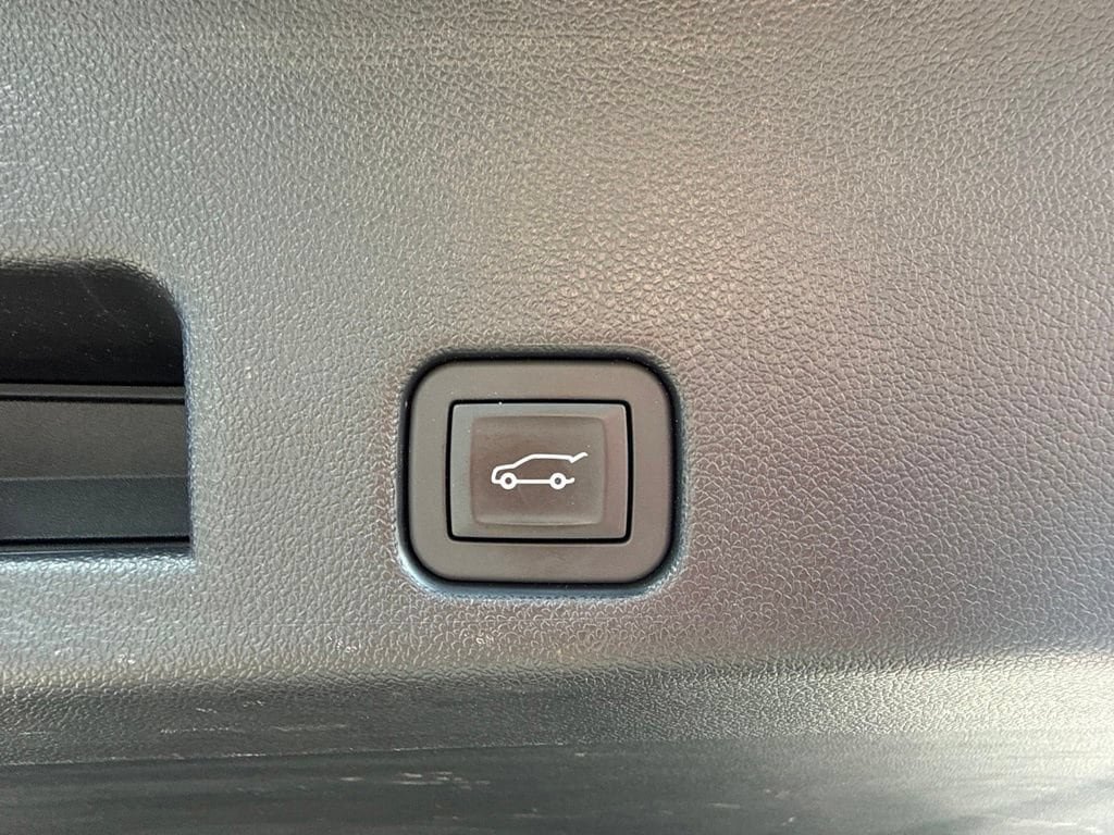 Used 2026 Buick Enclave Preferred AWD/4WD image 9