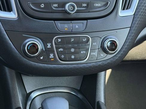 Used 2024 Chevrolet Malibu LT image 17