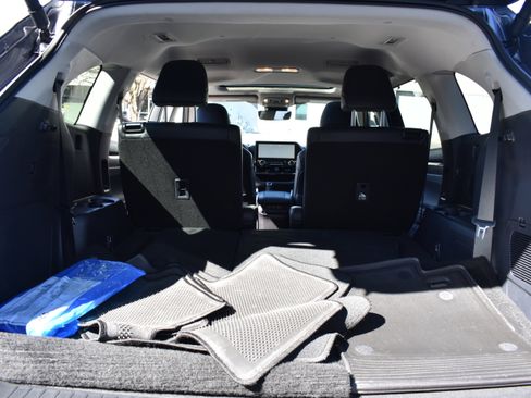 Used 2024 Toyota Highlander Limited image 35