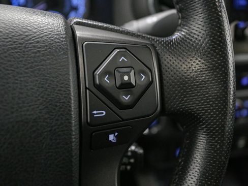 Used 2016 Toyota Tacoma TRD Off-Road image 34