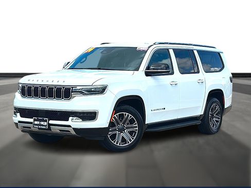 Used 2024 Jeep Wagoneer L Series II w/ Flexible Seating Group RWD image 1