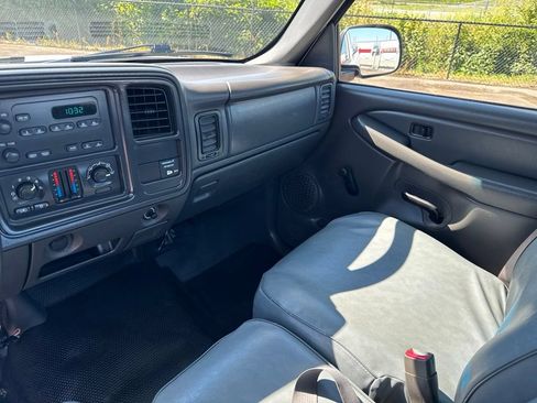 Used 2003 Chevrolet Silverado 1500 W/T RWD image 10