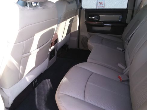 Used 2018 RAM 1500 Laramie w/ Convenience Group image 9