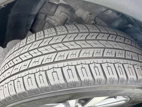 Used 2022 Nissan Pathfinder SV AWD/4WD image 27