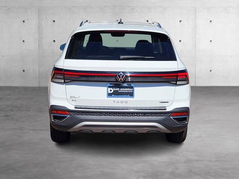 Used 2025 Volkswagen Taos SE image 28