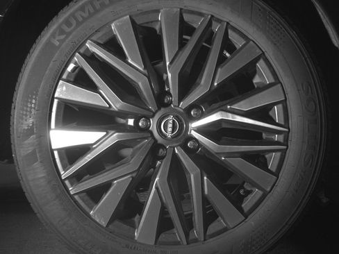 Used 2025 Nissan Altima 2.5 SV image 15