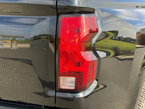 New 2026 Chevrolet Colorado W/T image 32