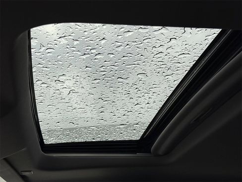 Used 2022 GMC Sierra 1500 SLT w/ SLT Premium Plus Package image 28