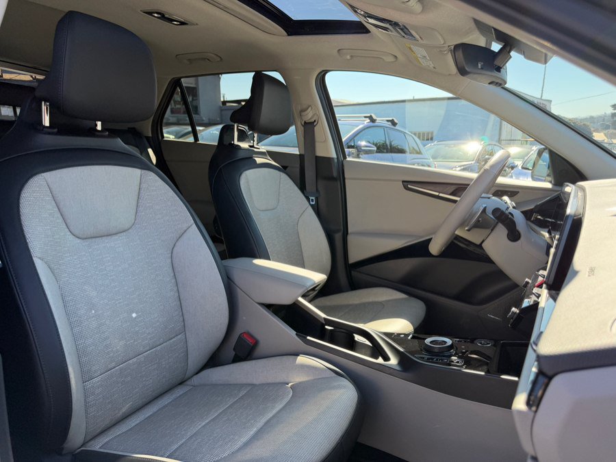 Used 2023 Kia Niro Wave w/ Wave Preserve Package FWD image 33