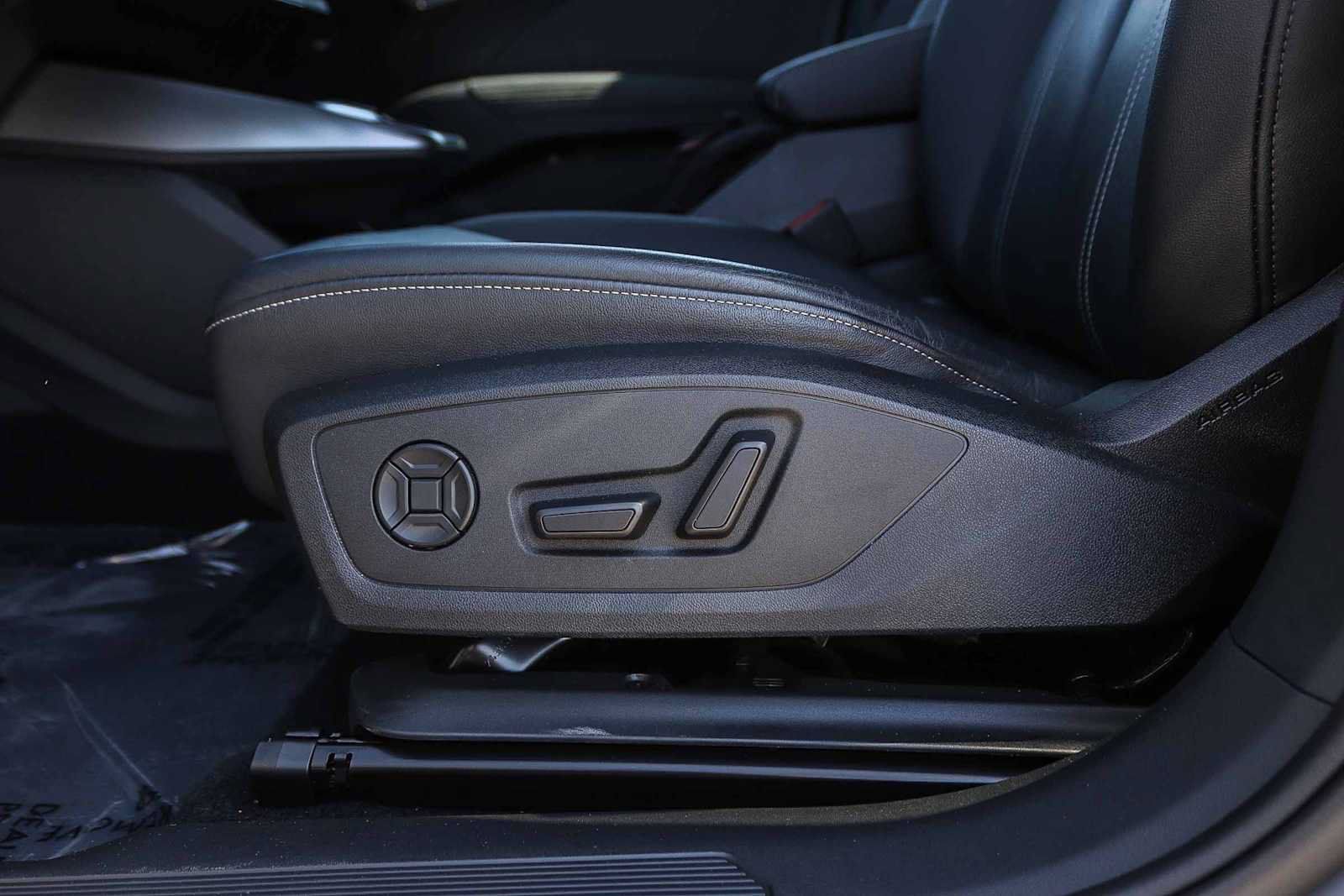 Used 2023 Audi Q4 e-tron Premium Plus w/ Premium Plus RWD image 26