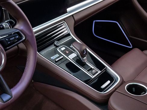 Used 2023 Porsche Panamera 4 Platinum Edition image 13