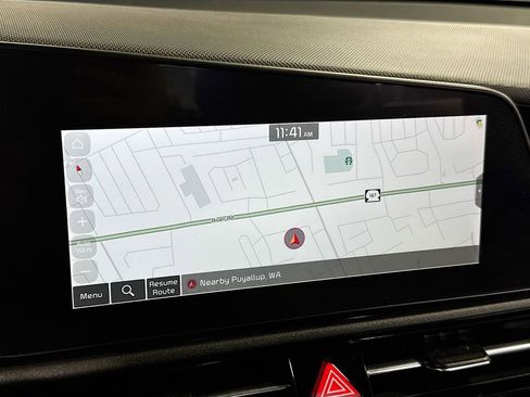 Used 2024 Kia Niro SX image 25