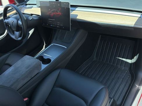 Used 2023 Tesla Model Y Performance AWD/4WD image 34