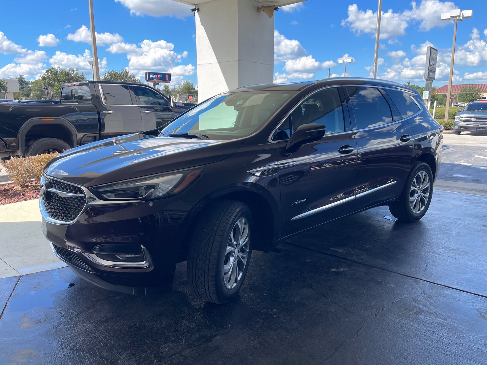 Used 2021 Buick Enclave Avenir w/ Avenir Technology Package FWD image 1