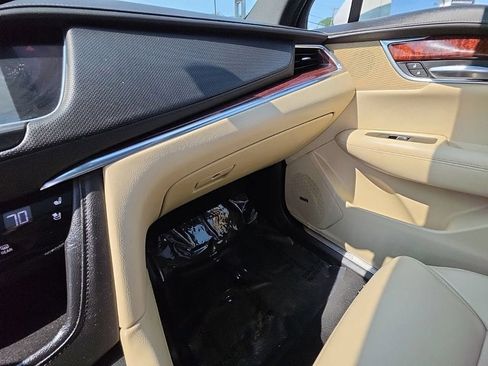 Used 2017 Cadillac XT5 Premium Luxury AWD/4WD image 21