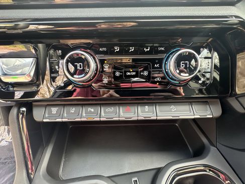 New 2026 GMC Sierra 2500 AT4 w/ AT4 Premium Plus Package AWD/4WD image 17