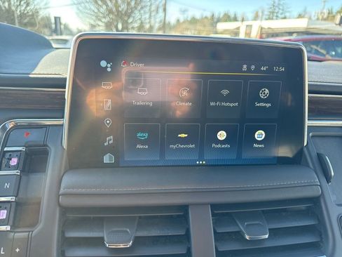 Used 2024 Chevrolet Suburban High Country image 6