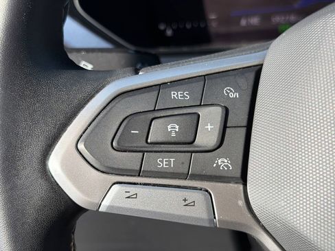 Used 2023 Volkswagen Taos SE w/ Panoramic Sunroof Package image 24