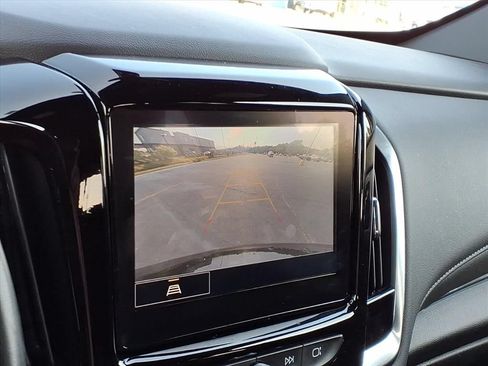 Used 2023 Chevrolet Traverse LT AWD/4WD image 8