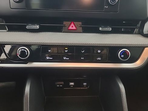 Used 2025 Kia Sportage LX AWD/4WD image 33