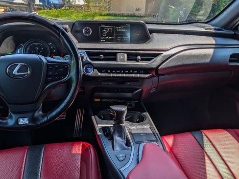 Used 2019 Lexus UX 250h F Sport AWD/4WD image 21
