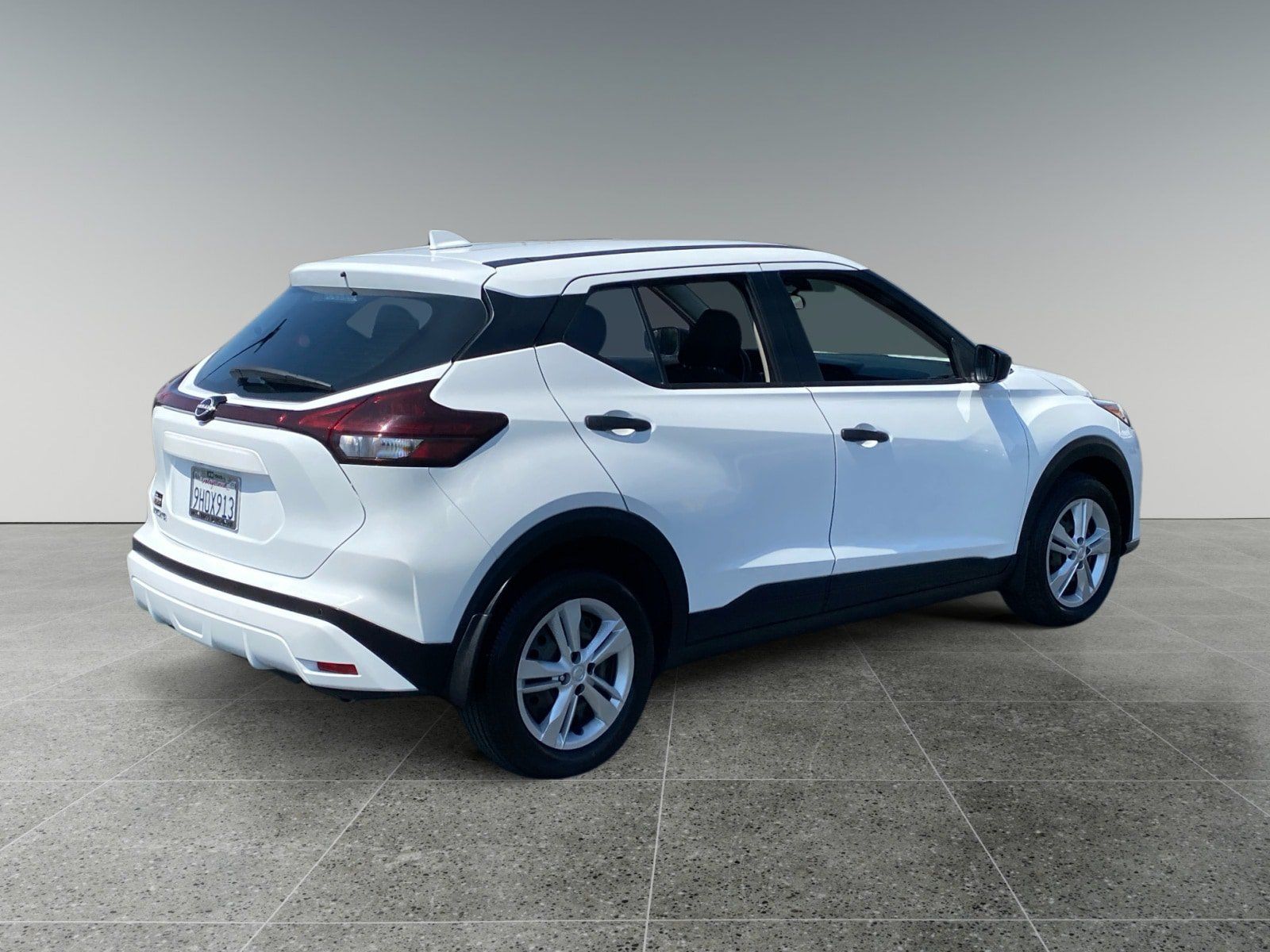 Used 2023 Nissan Kicks S FWD image 5