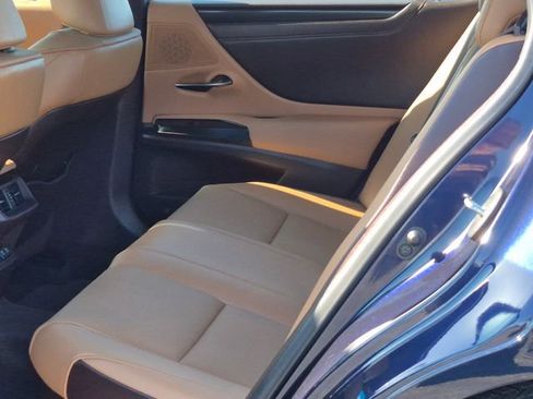 Used 2021 Lexus ES 300h w/ Accessory Package image 20