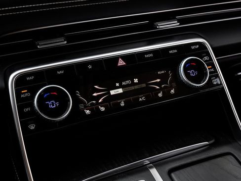 Used 2021 Genesis GV80 3.5T Advanced + w/ Prestige Package 07 image 38