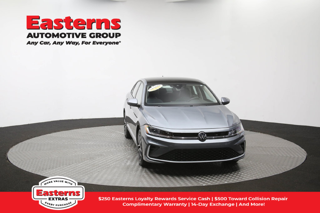 Used 2025 Volkswagen Jetta SE FWD image 51