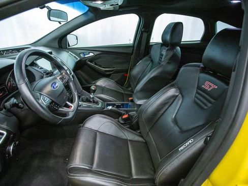 Used 2017 Ford Focus ST w/ Equipment Group 402A image 18