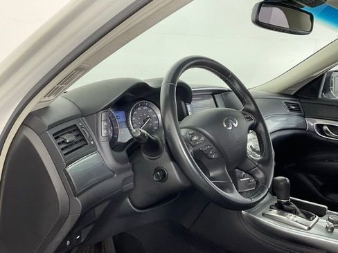 Used 2018 INFINITI Q70 L 3.7 image 12