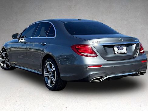 Used 2018 Mercedes-Benz E 300 4MATIC image 4