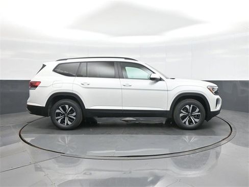 New 2026 Volkswagen Atlas SE image 8