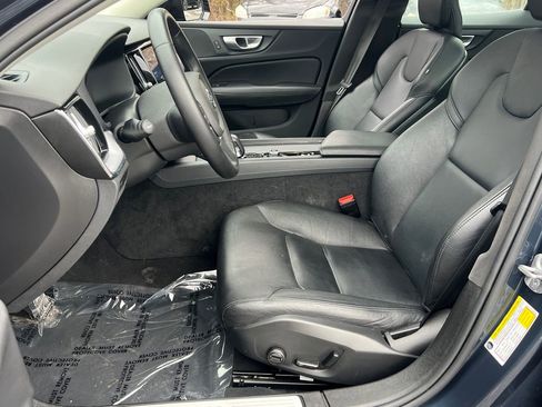Used 2024 Volvo S60 B5 Core image 17