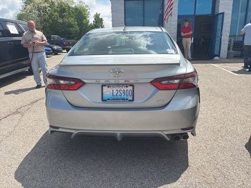Used 2021 Toyota Camry SE FWD image 4