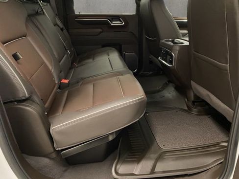 Used 2025 GMC Sierra 3500 Denali w/ Denali Reserve Package image 24