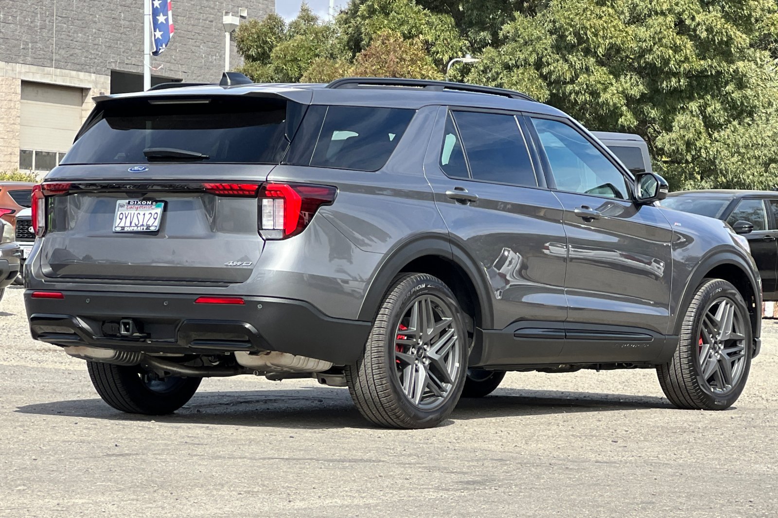 Used 2026 Ford Explorer ST-Line w/ ST-Line Street Pack AWD/4WD image 4