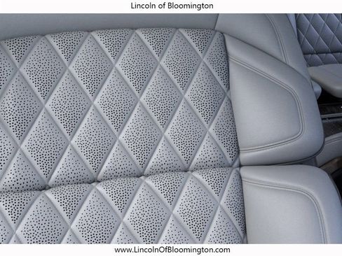 New 2026 Lincoln Navigator L Black Label AWD/4WD image 17