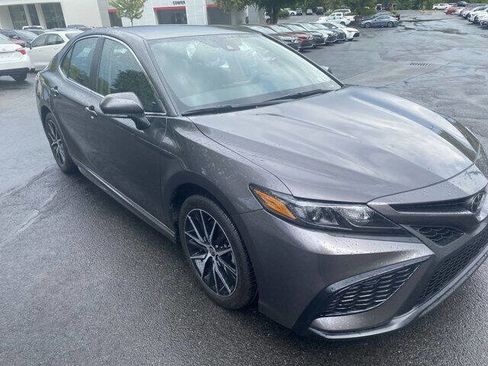 Used 2023 Toyota Camry SE image 10
