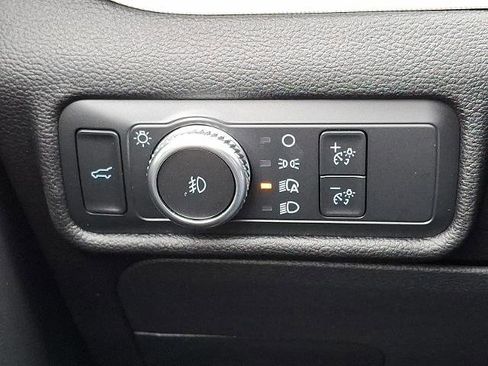 Certified 2022 Ford Explorer XLT w/ Equipment Group 202A image 24